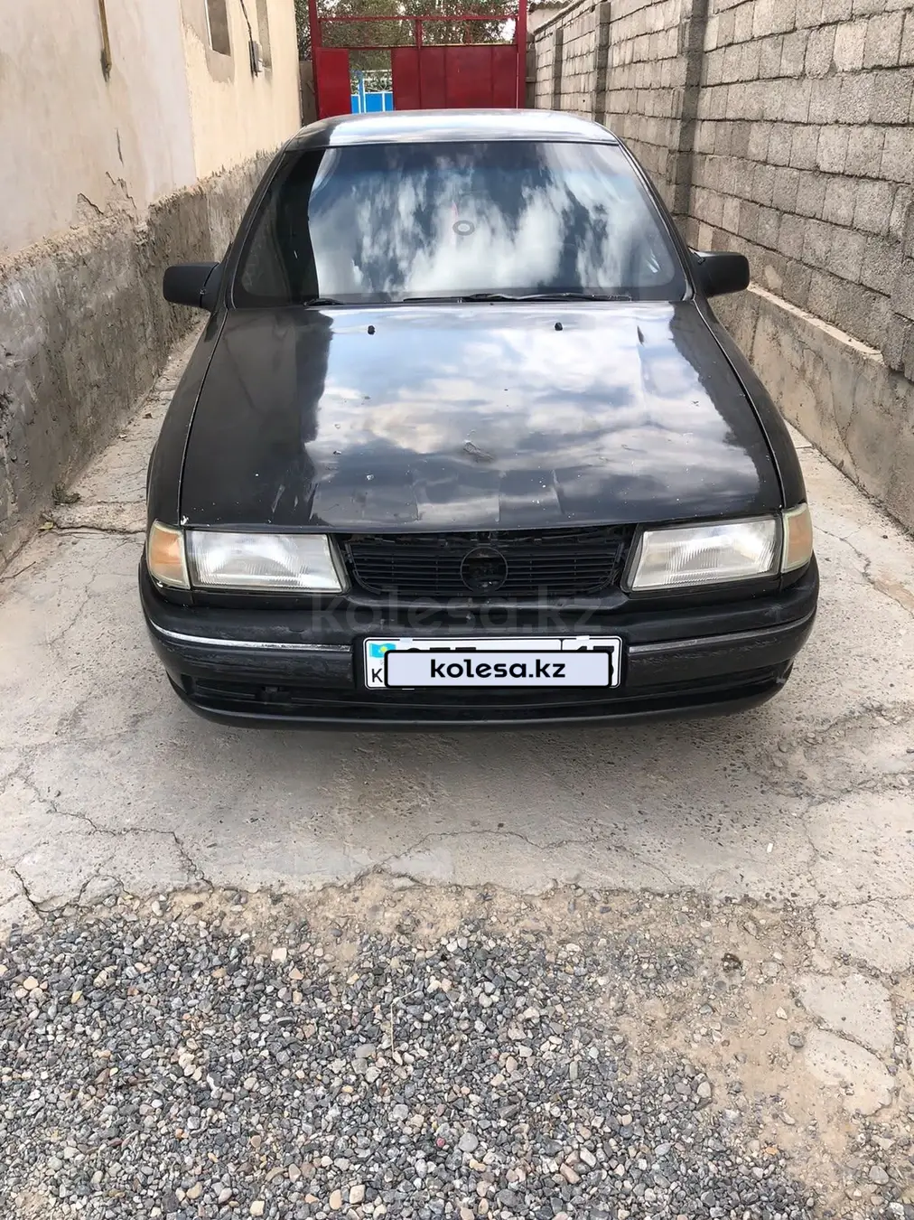 Opel Vectra, 1990