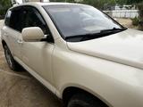 Volkswagen Touareg 2005 года за 3 500 000 тг. в Актау – фото 5