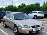 Toyota Camry 2000 года за 3 100 000 тг. в Шымкент – фото 3
