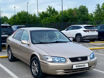 Toyota Camry 2000 года за 3 100 000 тг. в Шымкент – фото 3