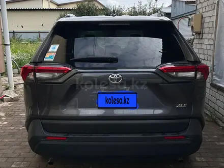 Toyota RAV4 2022 года за 18 000 000 тг. в Астана – фото 2