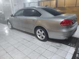 Volkswagen Passat 2012 года за 6 000 000 тг. в Атырау – фото 3