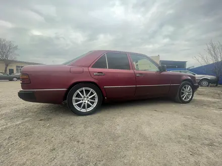 Mercedes-Benz E 250 1991 года за 1 300 000 тг. в Шу – фото 3