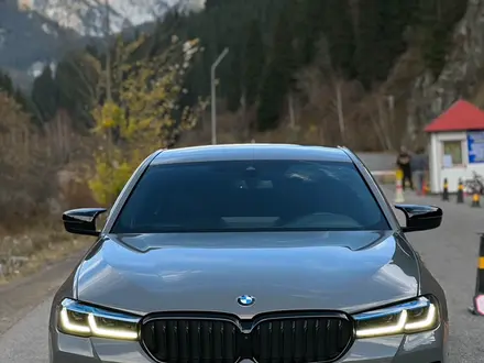 BMW 530 2021 года за 33 490 000 тг. в Алматы – фото 2