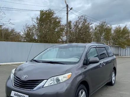 Toyota Sienna 2011 года за 9 150 000 тг. в Уральск – фото 2