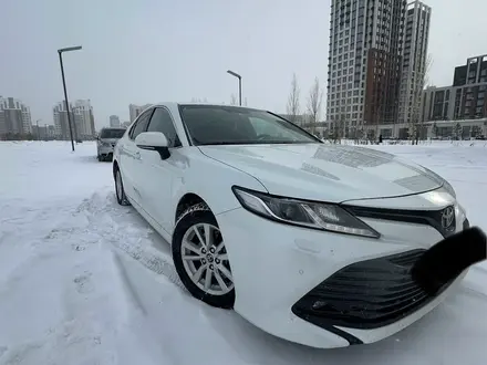 Toyota Camry 2018 года за 13 600 000 тг. в Астана – фото 5