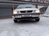 Volkswagen Passat 1994 года за 2 900 000 тг. в Актобе – фото 2