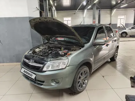 ВАЗ (Lada) Granta 2190 2013 года за 2 500 000 тг. в Актобе – фото 2
