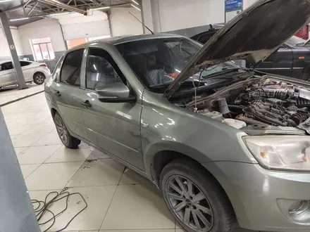 ВАЗ (Lada) Granta 2190 2013 года за 2 500 000 тг. в Актобе – фото 4