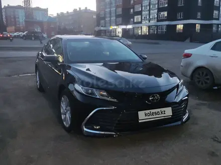 Toyota Camry 2023 года за 18 000 000 тг. в Актобе