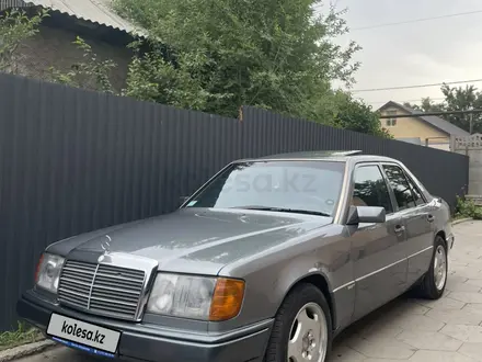 Mercedes-Benz E 230 1991 года за 2 100 000 тг. в Алматы – фото 2
