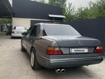 Mercedes-Benz E 230 1991 года за 2 100 000 тг. в Алматы – фото 15