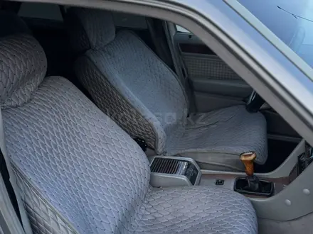 Mercedes-Benz E 230 1991 года за 2 100 000 тг. в Алматы – фото 20
