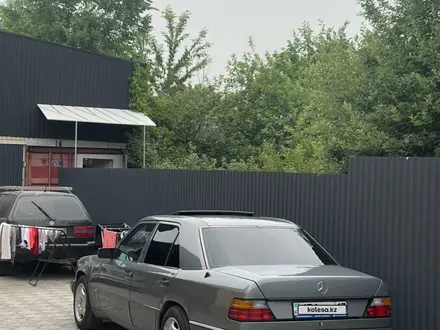 Mercedes-Benz E 230 1991 года за 2 100 000 тг. в Алматы – фото 6