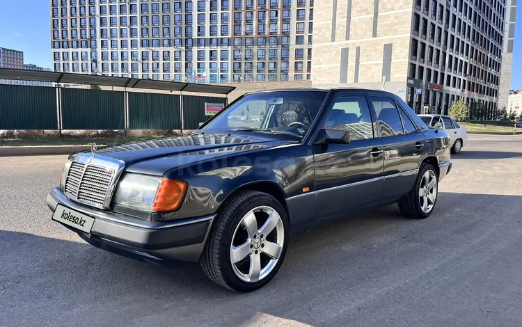 Mercedes-Benz E 220 1990 годаfor2 800 000 тг. в Астана