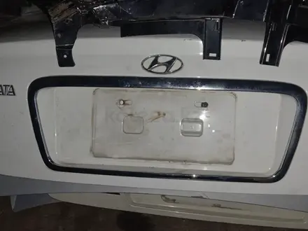 Hyundai sonata YF NF EF крышка багажника в Алматы
