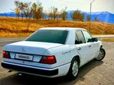 Mercedes-Benz E 200 1991 годаfor800 000 тг. в Шымкент