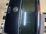Крышка багажника Volkswagen Polo (9N) за 40 000 тг. в Астана – фото 2