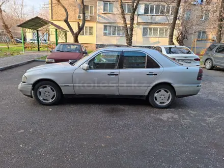 Mercedes-Benz C 220 1995 года за 1 000 000 тг. в Шымкент – фото 3