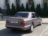 Mercedes-Benz E 220 1994 года за 1 650 000 тг. в Алматы
