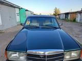 Mercedes-Benz E 250 1978 года за 3 300 000 тг. в Караганда – фото 3