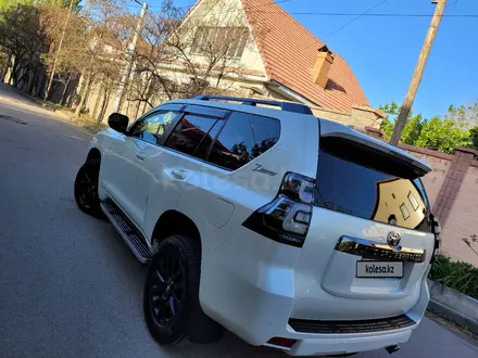 Toyota Land Cruiser Prado 2021 года за 25 300 000 тг. в Алматы – фото 4