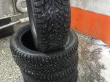 Nokian Hakkapeliitta 9 215/50 R18 92T с шипами за 100 000 тг. в Алматы