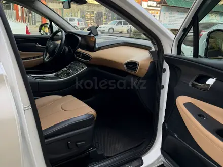Hyundai Santa Fe 2021 года за 14 200 000 тг. в Алматы – фото 7
