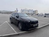Toyota Highlander 2023 годаүшін29 000 000 тг. в Актау