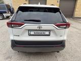 Toyota RAV4 2020 года за 15 000 000 тг. в Семей – фото 2