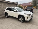Toyota RAV4 2020 года за 15 000 000 тг. в Семей – фото 3
