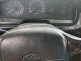 Toyota Carina E 1996 года за 1 220 000 тг. в Усть-Каменогорск – фото 4