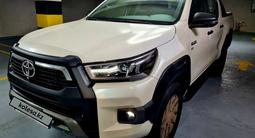 Toyota Hilux 2023 года за 28 200 000 тг. в Алматы