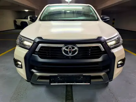 Toyota Hilux 2023 года за 28 200 000 тг. в Алматы – фото 2