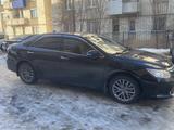 Toyota Camry 2016 годаүшін10 500 000 тг. в Уральск – фото 2