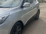 Hyundai Tucson 2014 года за 8 100 000 тг. в Актобе – фото 2