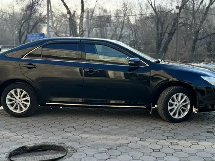 Toyota Camry 2013 года за 8 300 000 тг. в Алматы – фото 2