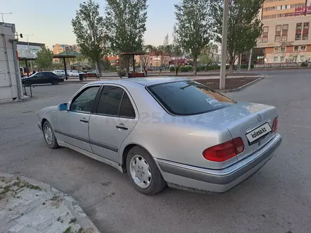 Mercedes-Benz E 230 1996 года за 2 550 000 тг. в Астана – фото 7