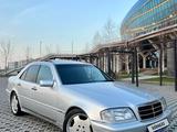 Mercedes-Benz C 280 1995 года за 3 000 000 тг. в Алматы – фото 2