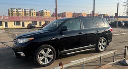 Toyota Highlander 2013 года за 11 200 000 тг. в Алматы