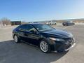 Toyota Camry 2018 года за 10 500 000 тг. в Актау – фото 2