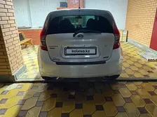 Nissan Versa, 2015
