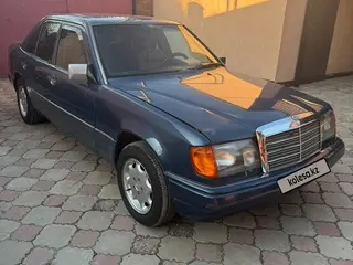 Mercedes-Benz E 230