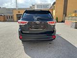 Toyota Highlander 2014 годаүшін17 500 000 тг. в Караганда – фото 4