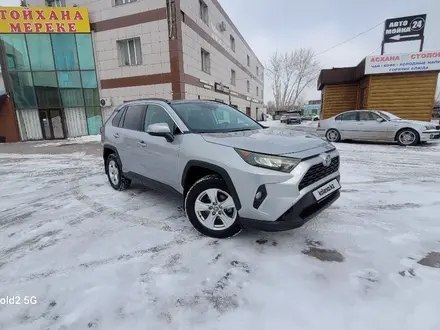Toyota RAV4 2021 года за 15 852 898 тг. в Астана – фото 2