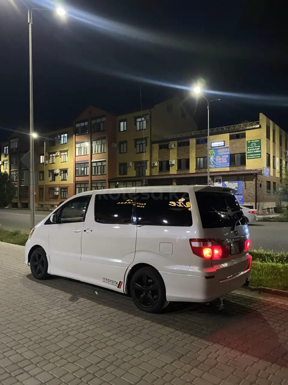 Toyota Alphard, 2005