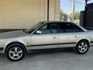 Audi 100