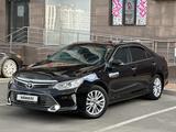 Toyota Camry 2015 годаfor10 900 000 тг. в Атырау – фото 3