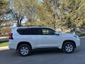 Toyota Land Cruiser Prado 2018 года за 21 500 000 тг. в Петропавловск – фото 2