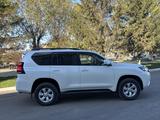 Toyota Land Cruiser Prado 2018 года за 21 500 000 тг. в Петропавловск – фото 2